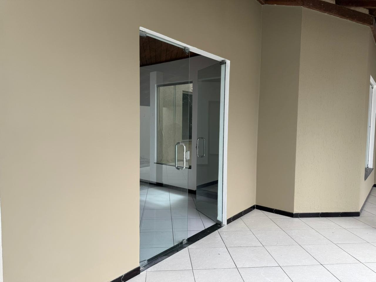 CASA NA AV. ESPERANÇA